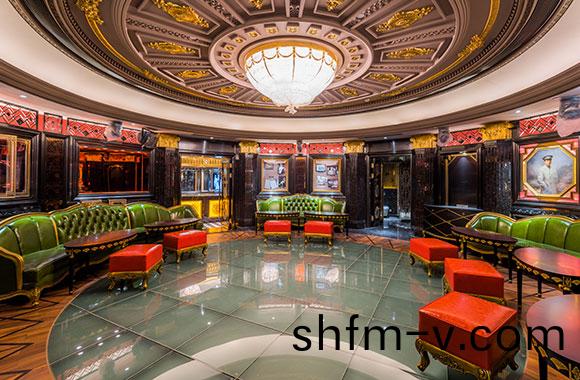 玻瓈(li)舞(wu)池(chi)